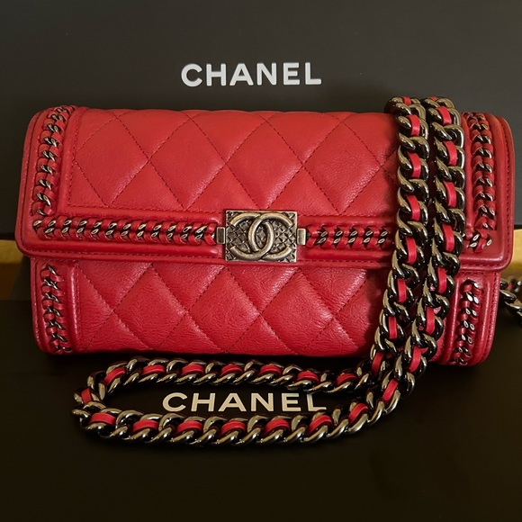 😍VERY RARE😍 CHANEL AGED CHAIN AROUND BOY LONG WALLET ON A CHAIN 😍 - Picture 1 of 15